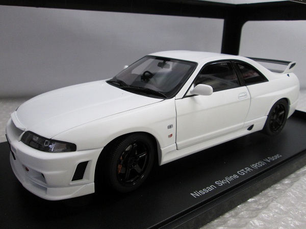 オートアート 1/18 日産スカイラインGT-R(R33)V-Spec – トイウィキ